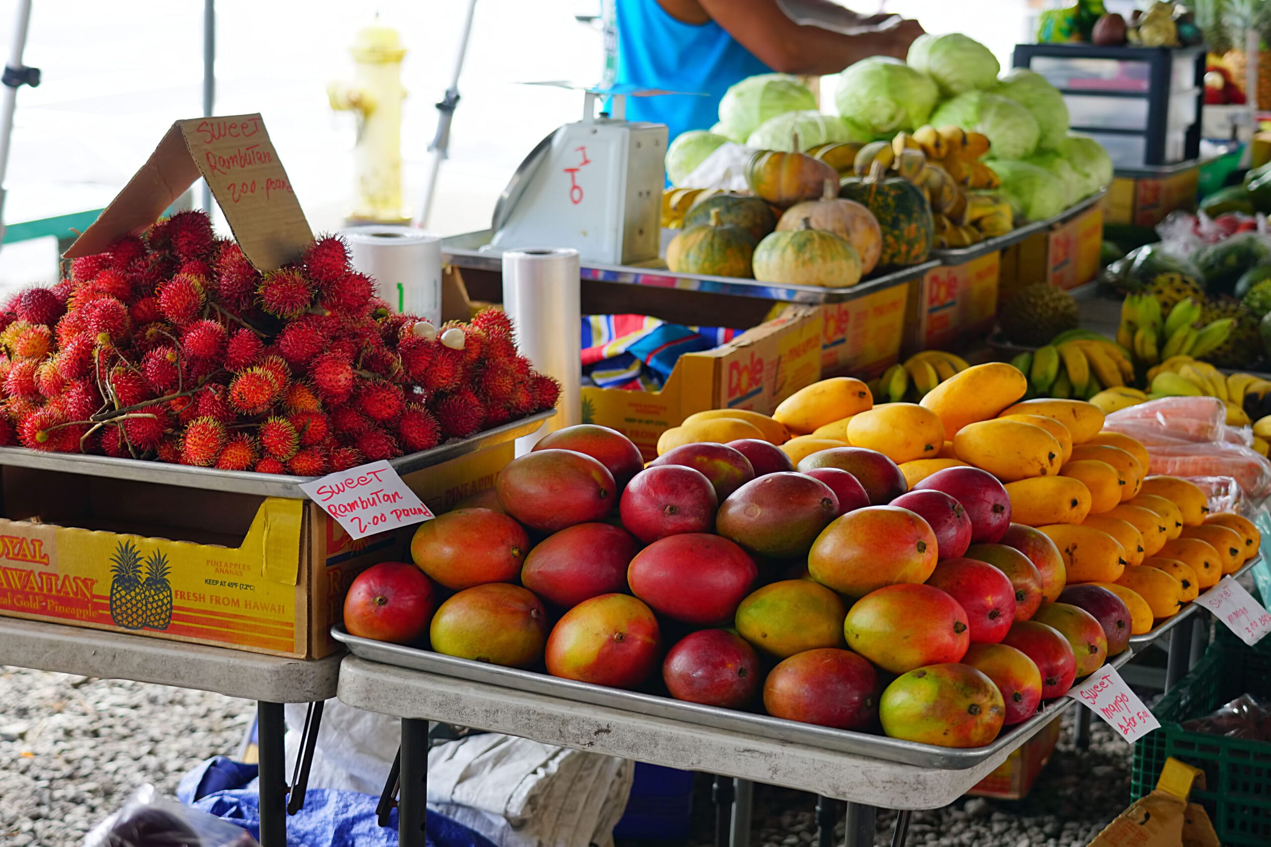 Hilo,,Hawaii,-,Dec.,9,,2019:,Produce,Display,At,Farmers